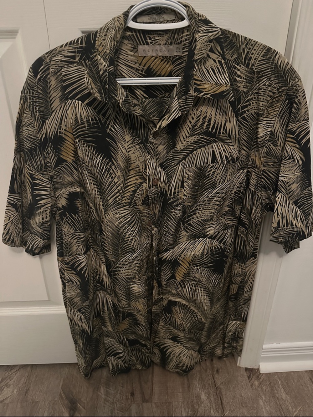 Retreat Palm Print Short Sleeve Button-Up Shirt - Black & Tan